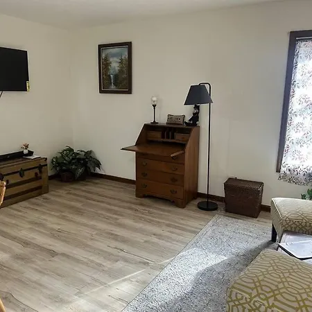 Old Aristocracy Hill 1Br Quiet Apartment Downtown!