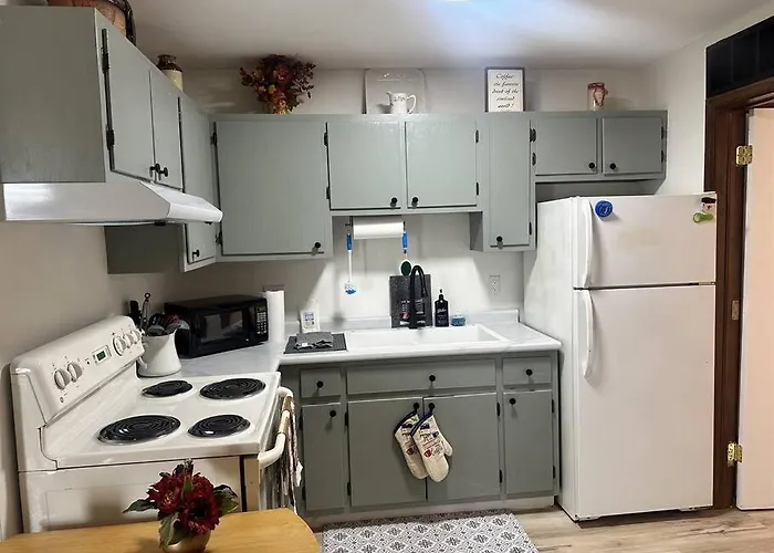 Old Aristocracy Hill 1br Quiet Downtown! * Springfield